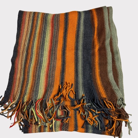 Very soft and warm scarf knitted - Picture 2 of 4